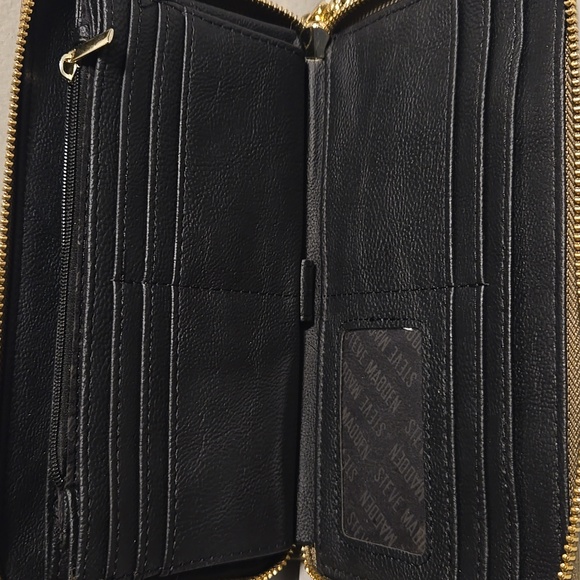 Steve Madden NWOT Green Wristlet - Picture 3 of 9